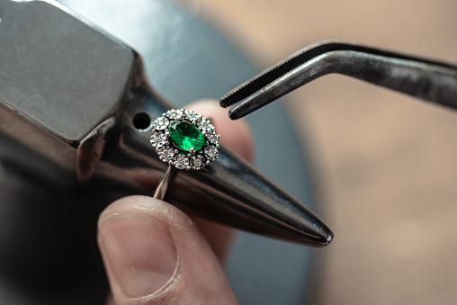 The Guide to Created Emeralds and How They are Revolutionizing the Jewelry Industry