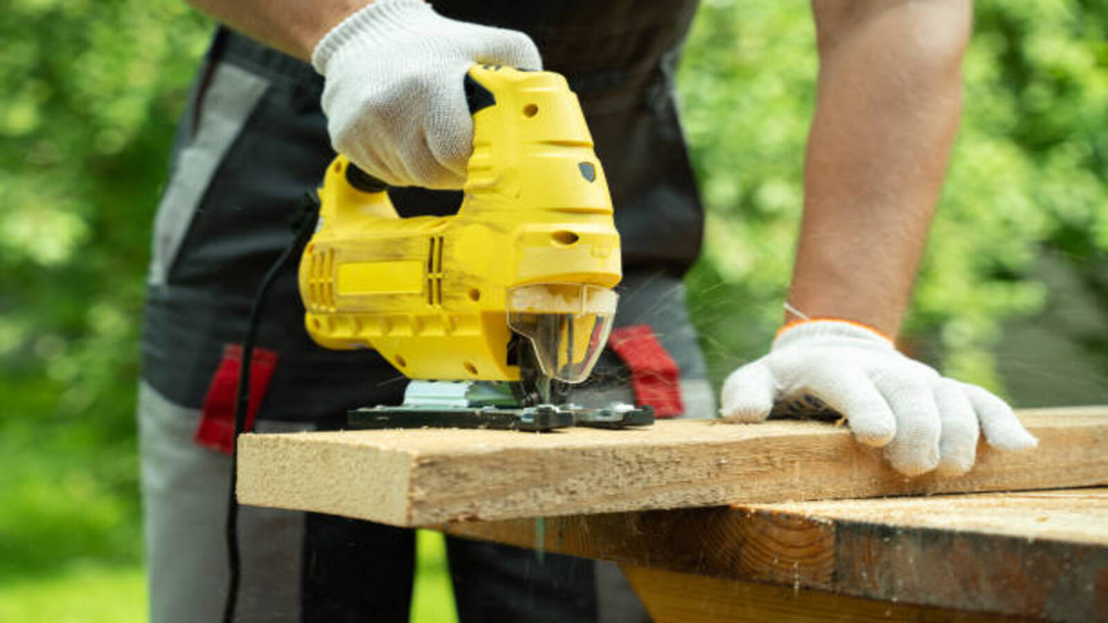 Choosing the Right Saw Blade for Your Electric Curve Saw