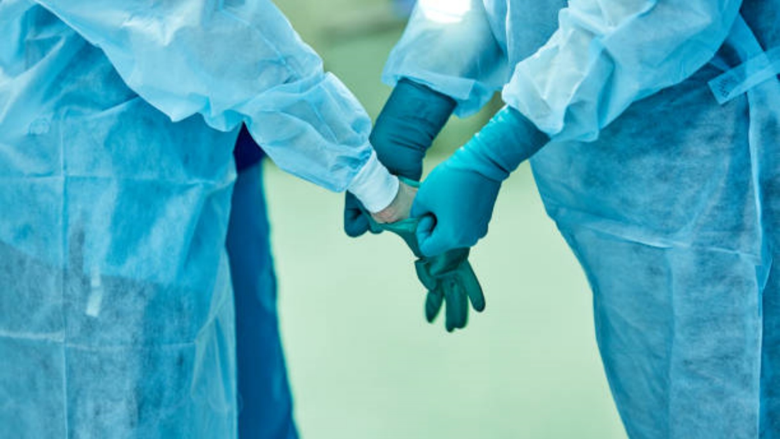 Disposable Breathable Surgical Gowns: Ensuring Safety and Comfort in the Operating Room