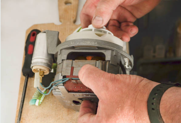 replace-electrical-contactor-with-hands