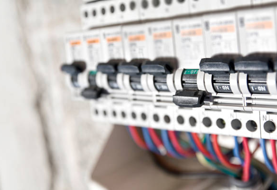 The Benefits of Using an Electrical Transfer Switch for Your House