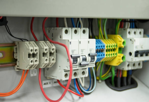 The Benefits of Using an Electrical Transfer Switch for Your House