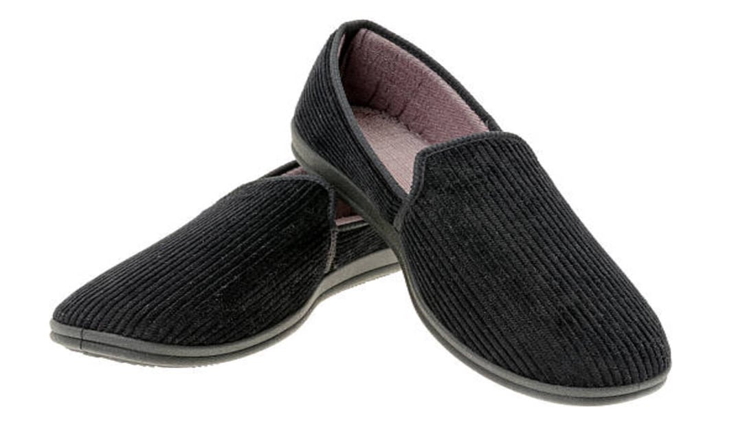 The Ultimate Guide to Slip-On Chain Embellished Loafer Shoes for Men: Style, Comfort, and Versatility