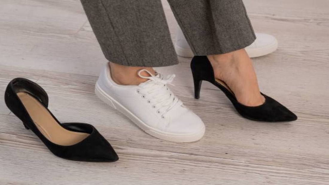 Discover Comfort and Style: Top Picks for Women’s Flat Sandals for Casual Walks
