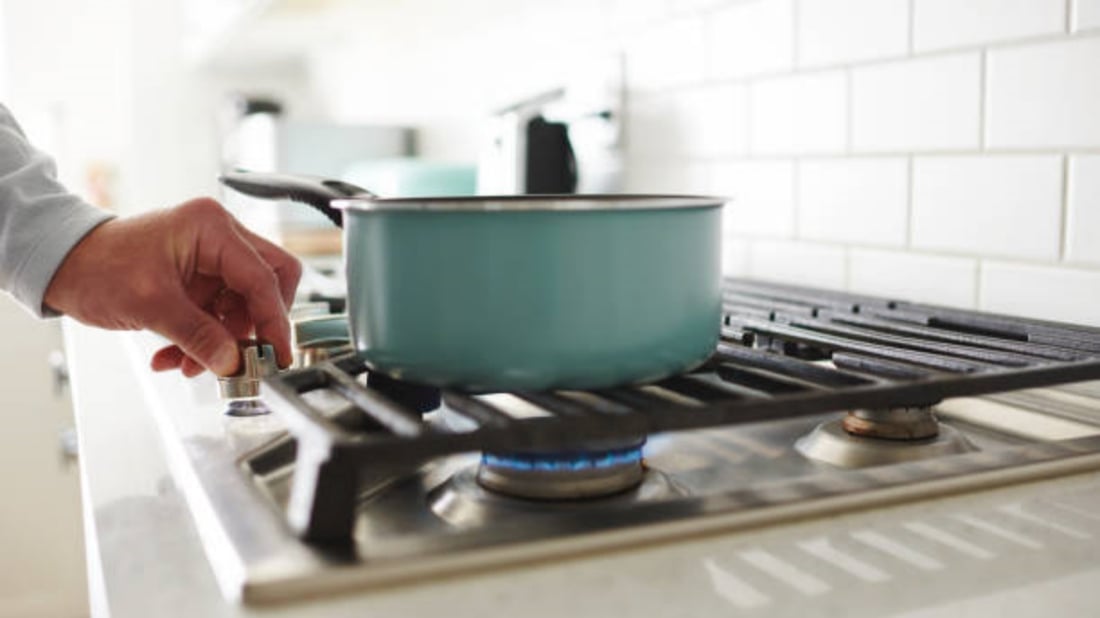Exploring the Benefits of a Large Electric Pot for Your Home
