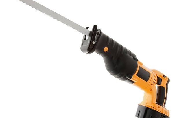 Choose the Right Reciprocating Saw Blades for Pruning