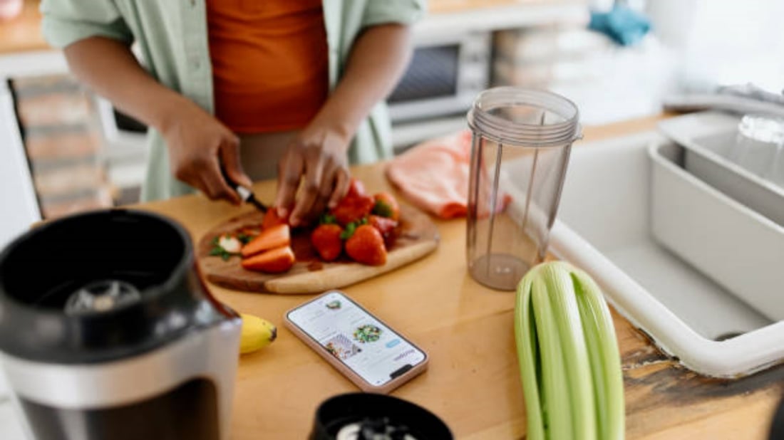Exploring the Benefits of a 2 in 1 Food Processor and Blender