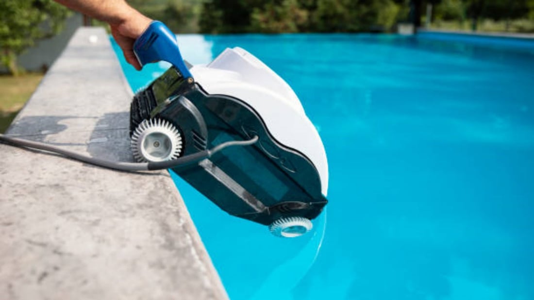 Revolutionize Your Pool Maintenance With a Swimming Pool Cleaning Robot