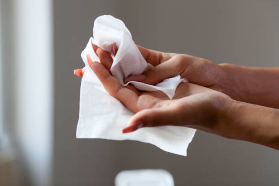 The Benefits of Using Adult Personal Care Wipes for Hygiene and Convenience