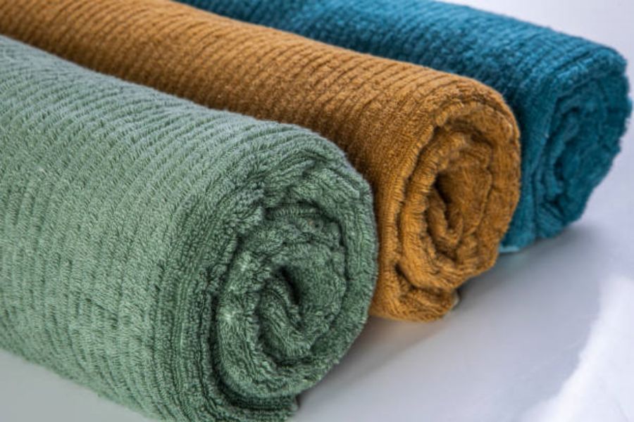 Emerald Bath Towels: Luxurious and Versatile Addition to Your Bathroom