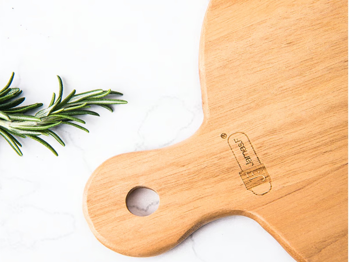 Choosing the Perfect Round Cutting Board with Handle