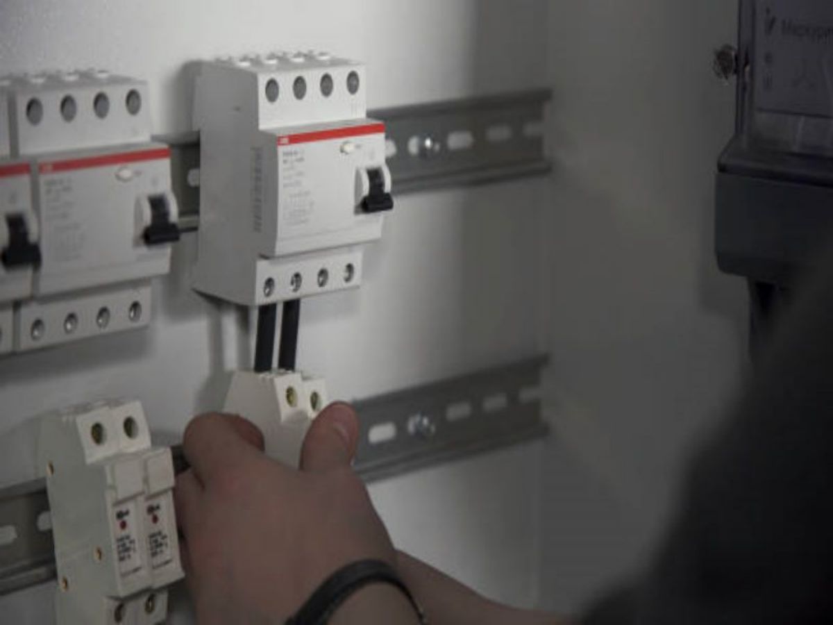 Understanding the Key Features of a Type 1 Circuit Breaker