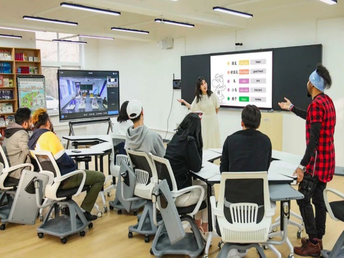 How Smart Boards for Schools are Revolutionizing Education
