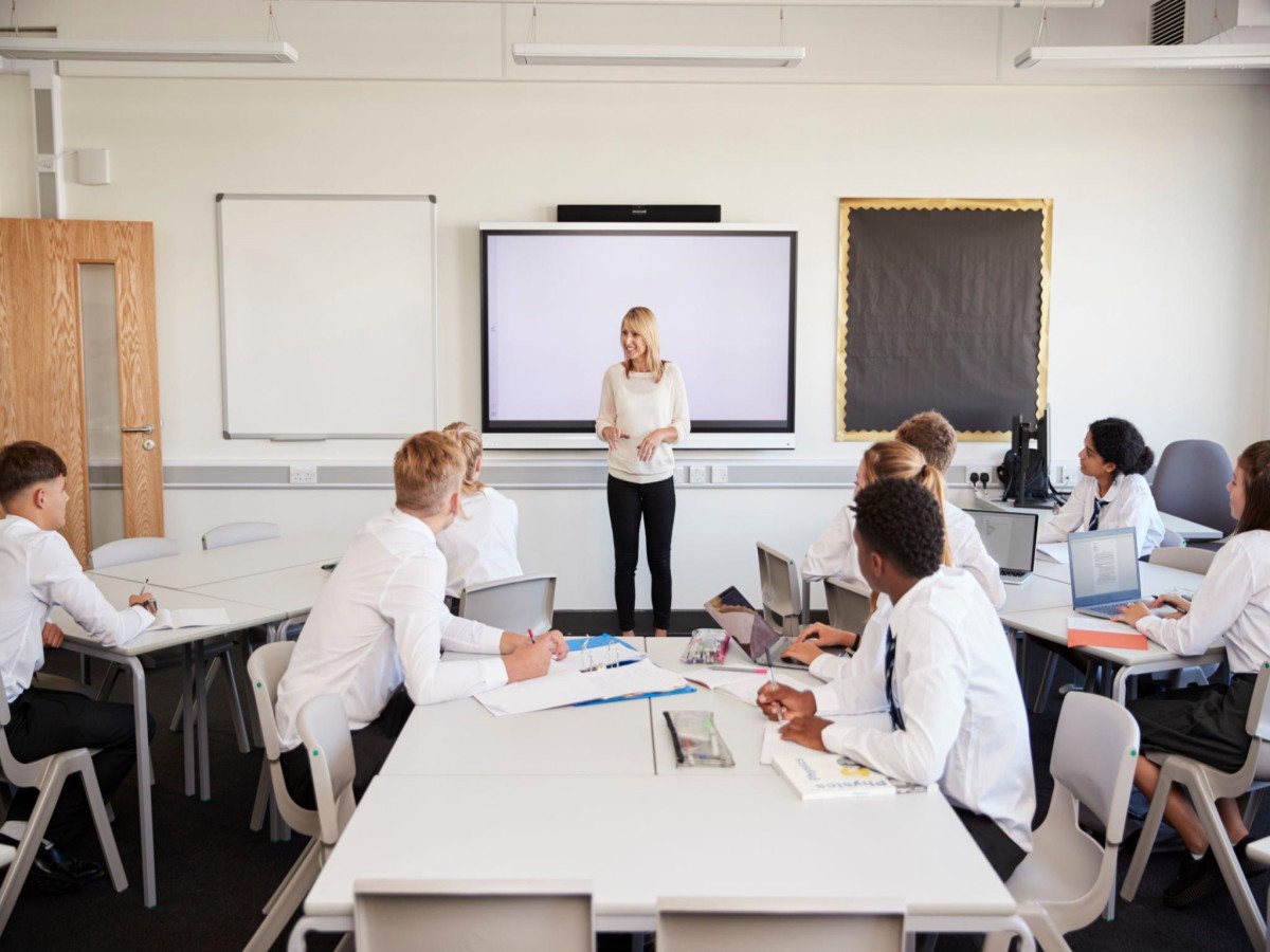 How Smart Teaching Boards Revolutionize Education