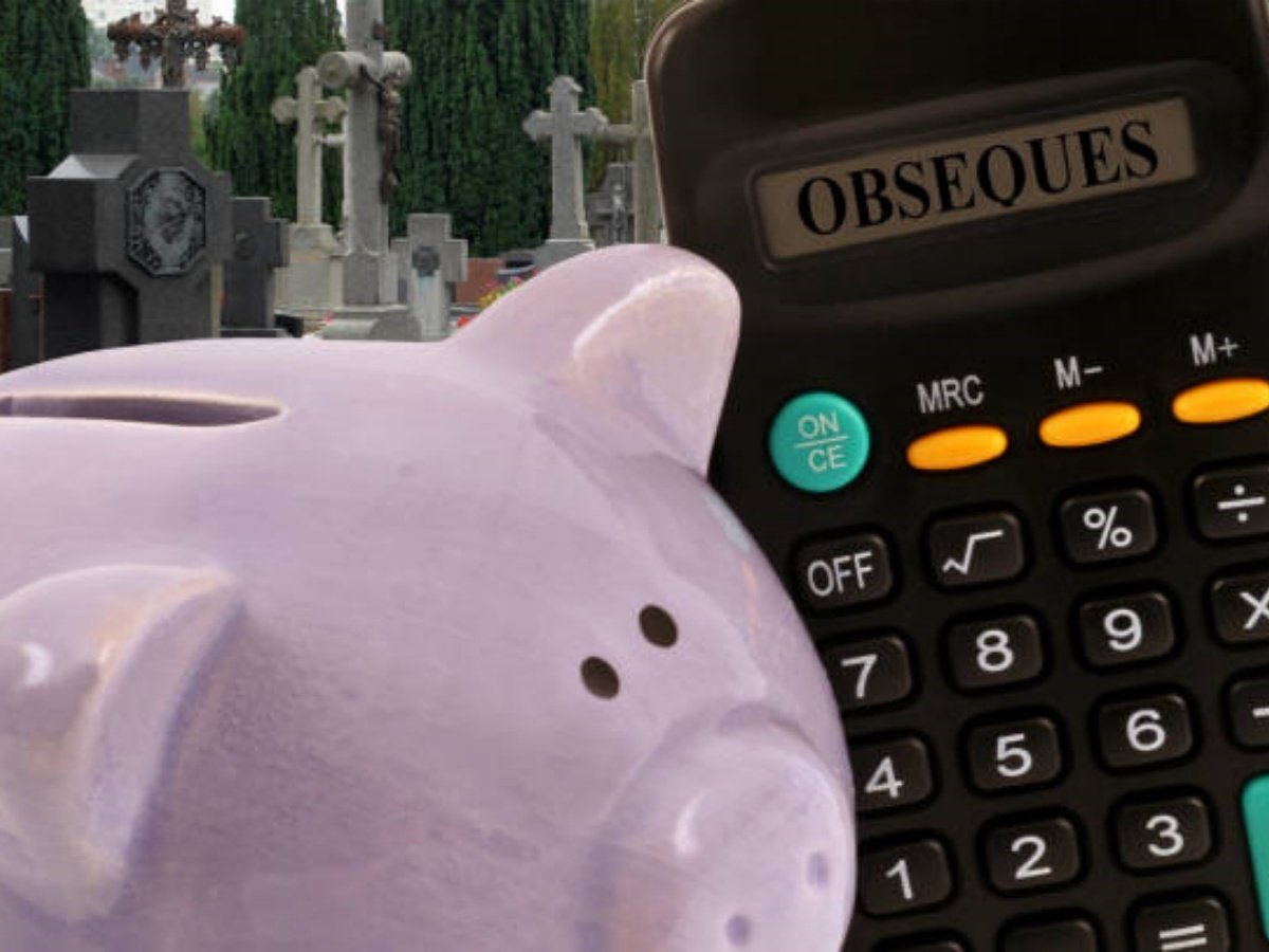 How to Change the Password of an ATM Piggy Bank
