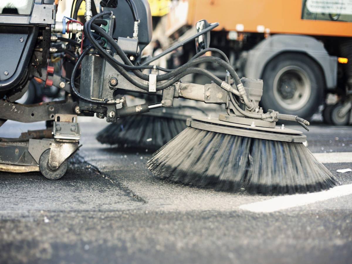 Road Sweeper Truck: Keeping the Streets Clean and Tidy