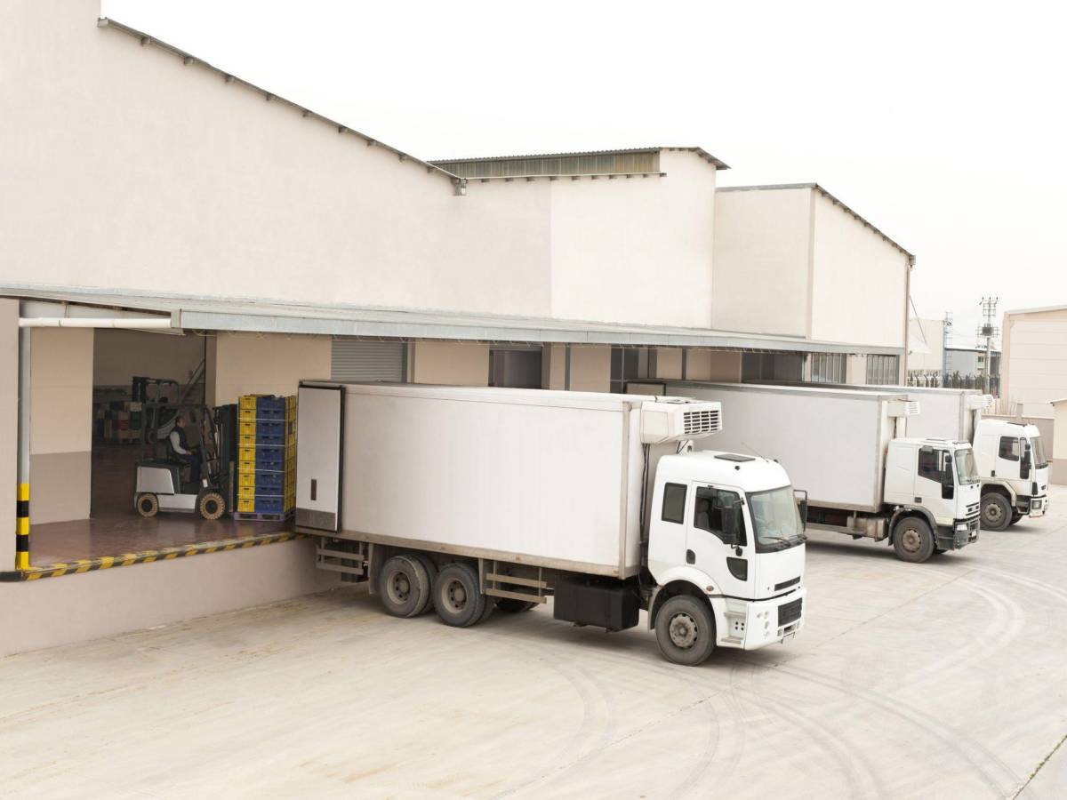 Refrigerated Truck Solutions: Ensuring the Freshness of Your Products