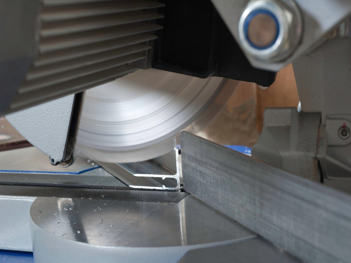 Circular Sawing Machine: The Perfect Tool for Precision Cutting