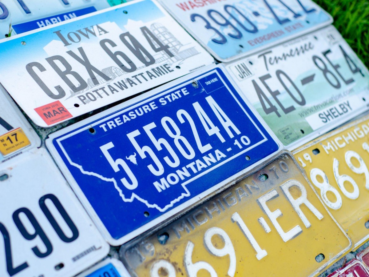 Bulk License Plate Frames: A Must-Have for Your Business