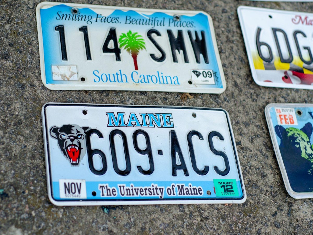 Custom Plastic License Plate Frames: The Perfect Way to Personalize Your Vehicle