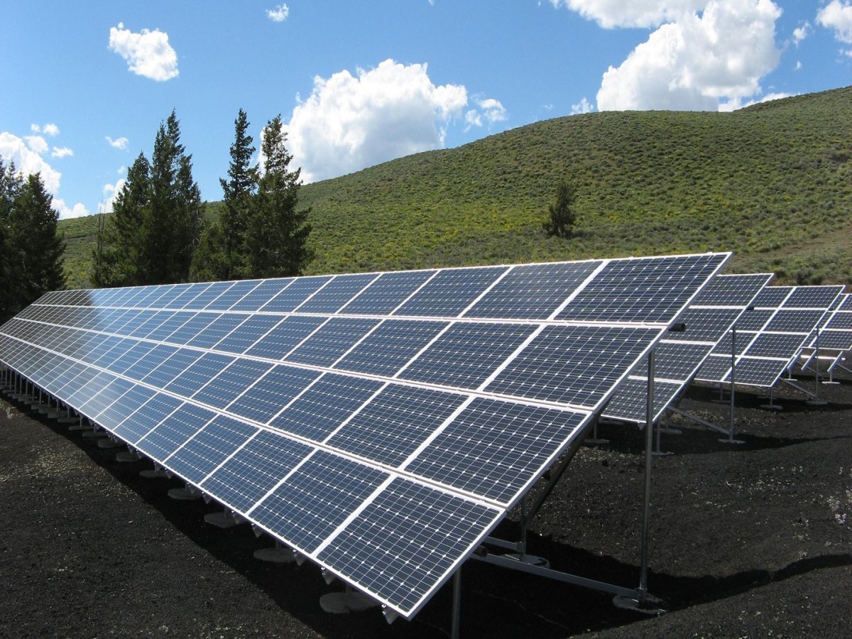 Harnessing the Power of the Sun: Exploring Ground Mount Systems for Solar Panels