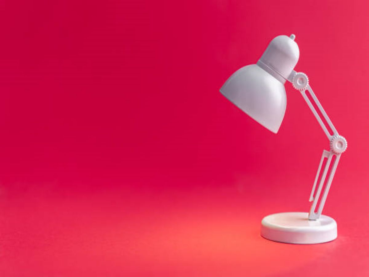 The Benefits of Using an LED Desktop Lamp