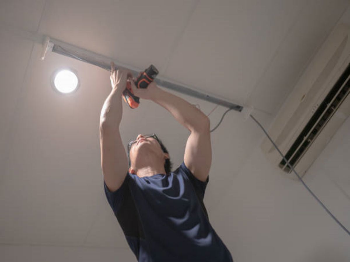 The Benefits of Using an Adjustable Ceiling Light