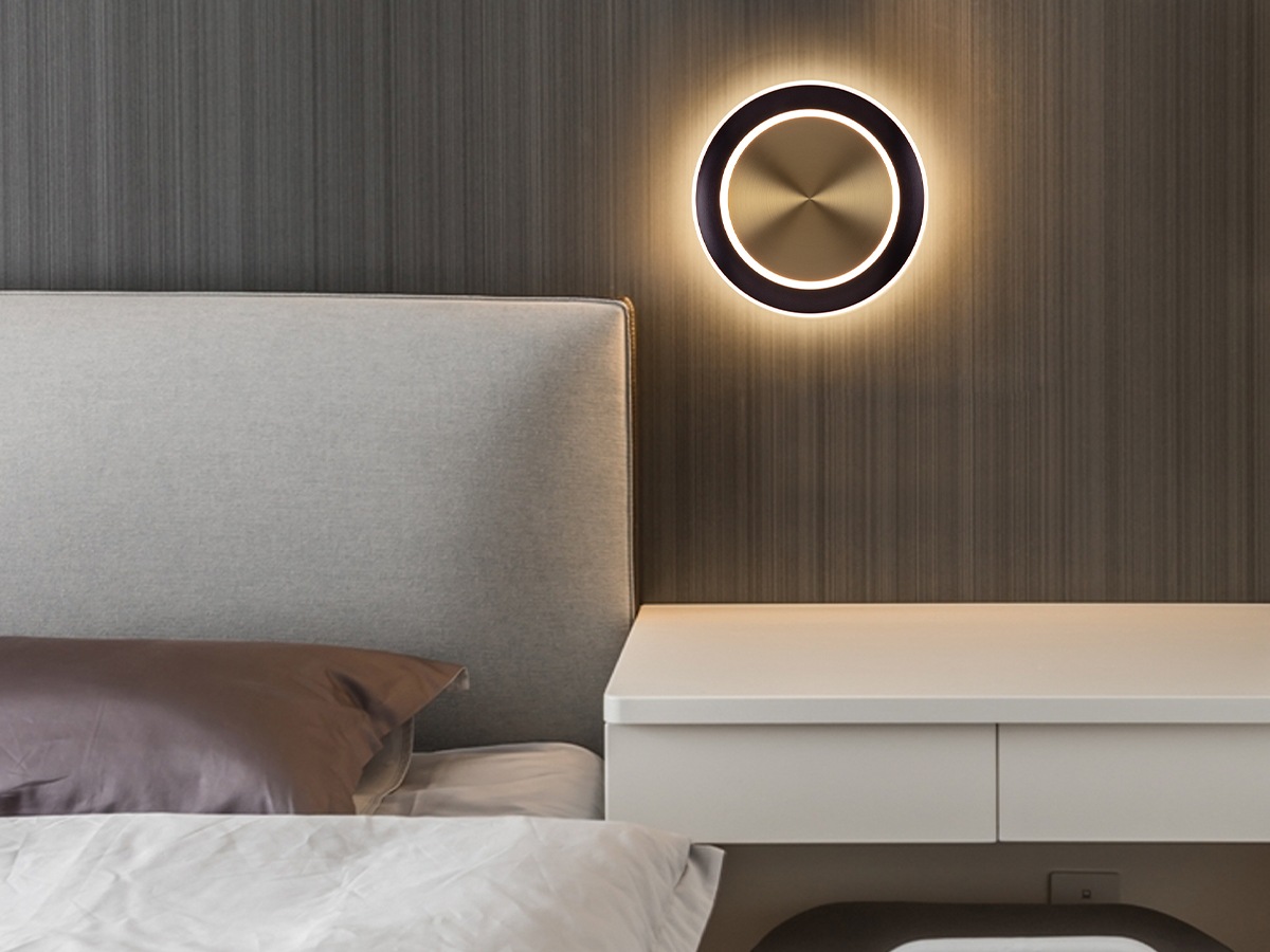 Plug in wall mounted on sale reading light for bed