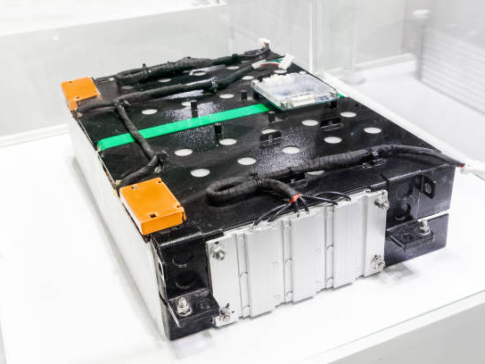 What is the Function of the BMS? Understanding the Basics of Battery Management Systems