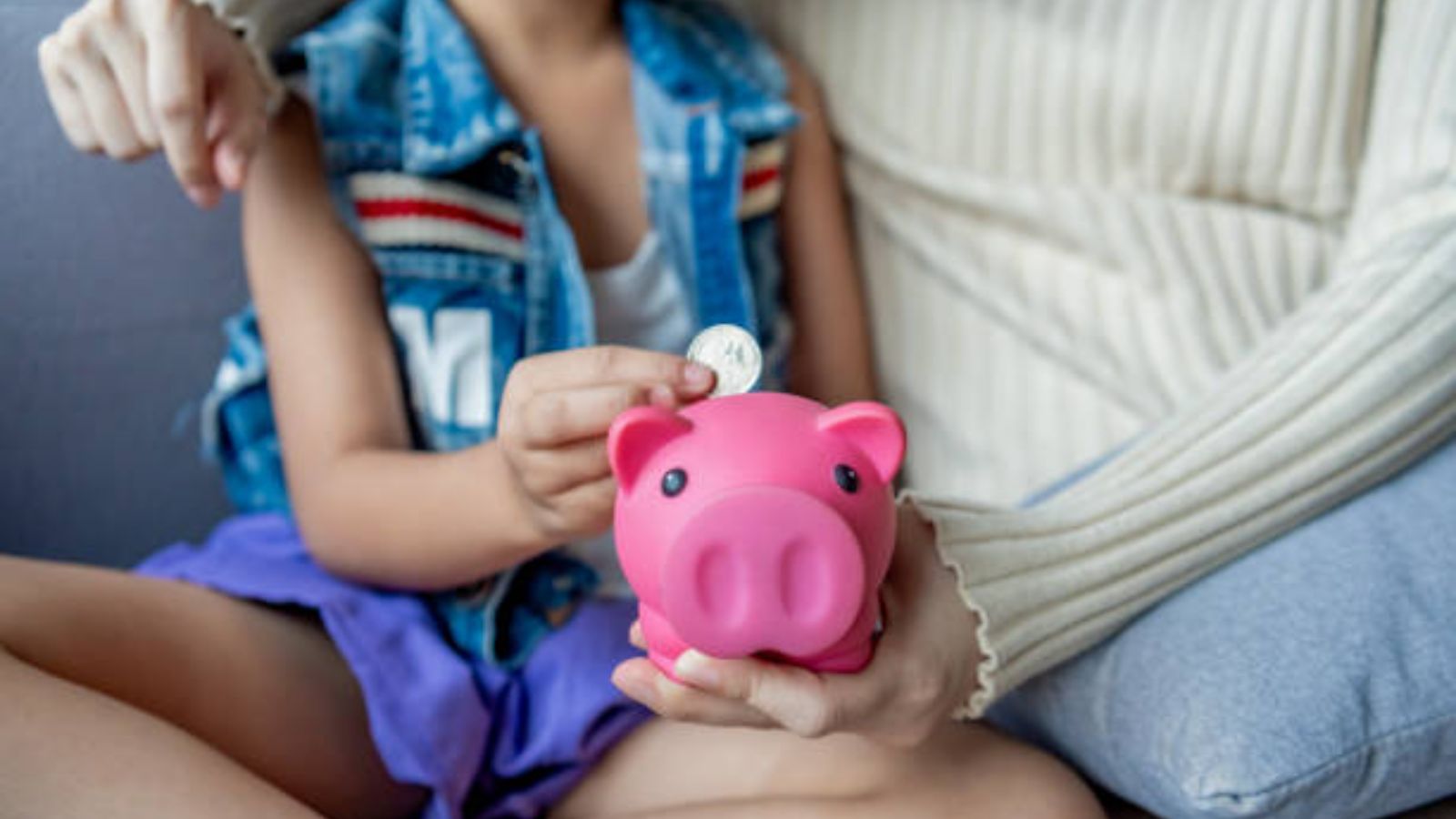 What Is the Appropriate Age for Piggy Banks?