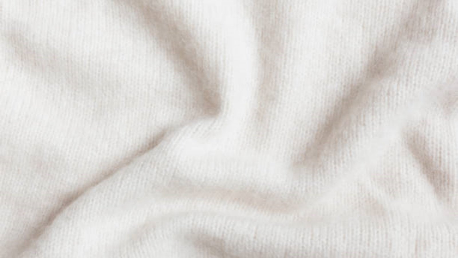 The Benefits of Cotton Polyester Blend Fabric by the Yard