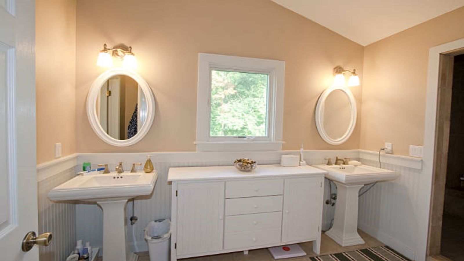 Blue Pedestal Sink: A Stylish and Functional Addition to Your Bathroom