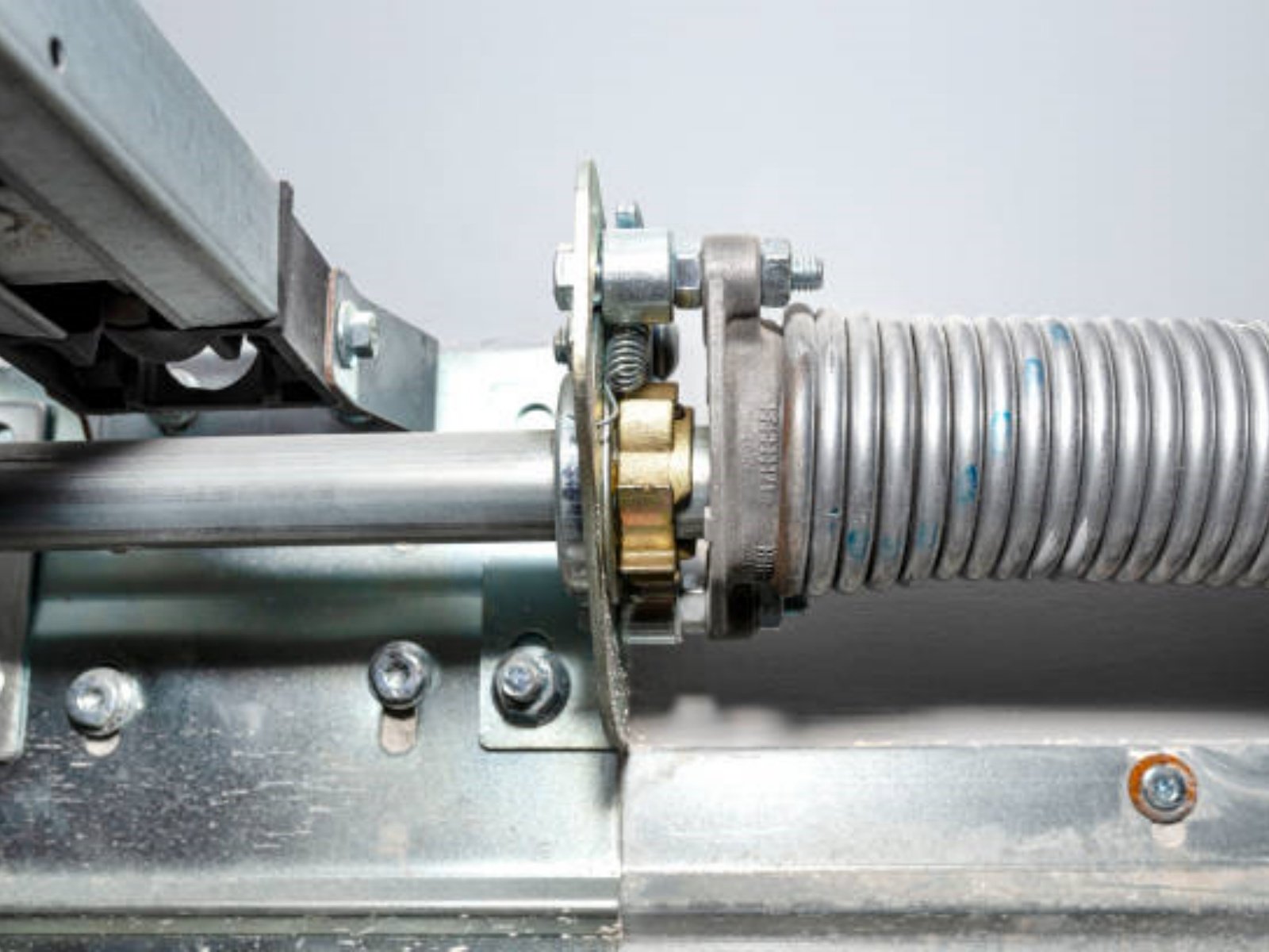 The Importance of Large Torsion Springs in Industrial Applications