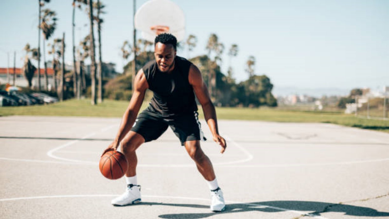 Die Entwicklung des Männerbasketballs: Von seinen Ursprüngen bis zum modernen Spiel von heute