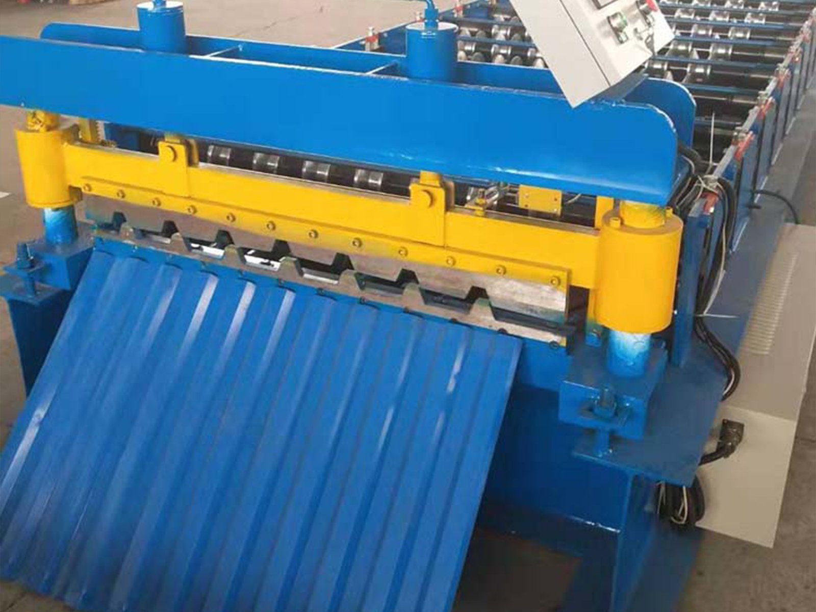 The Advantages of Using an IBR Roofing Sheet Forming Machine