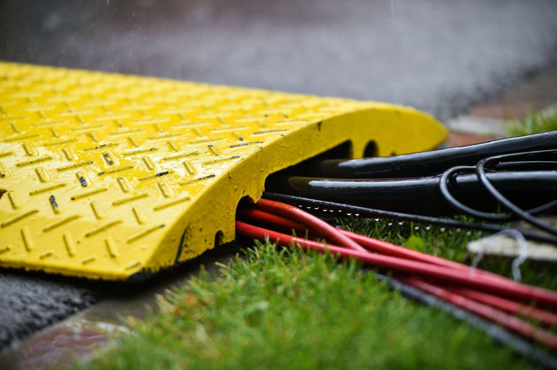 Understanding 2 Pin Connector Types for E-commerce Sellers