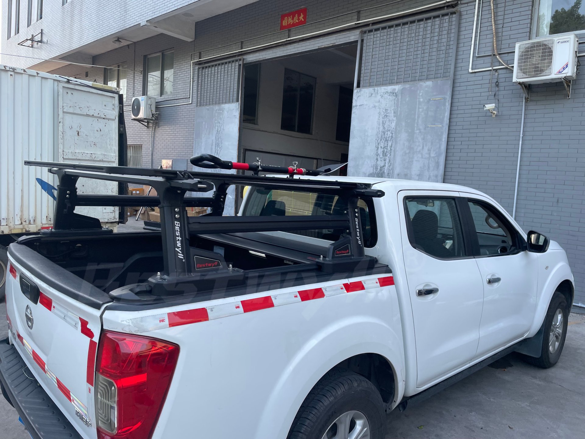 Universal Flat Roof Rack