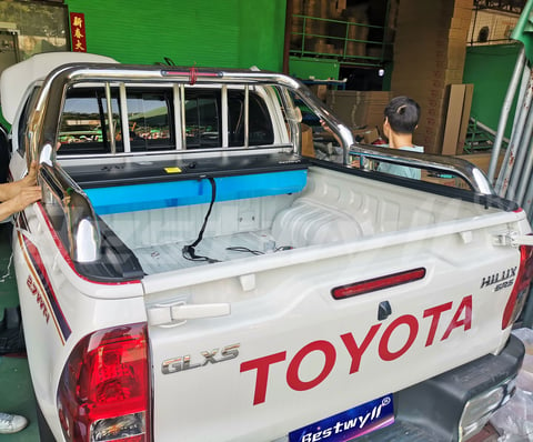 Advantages of Using a Manual Roller Lid Shutter for Your Toyota Vehicle