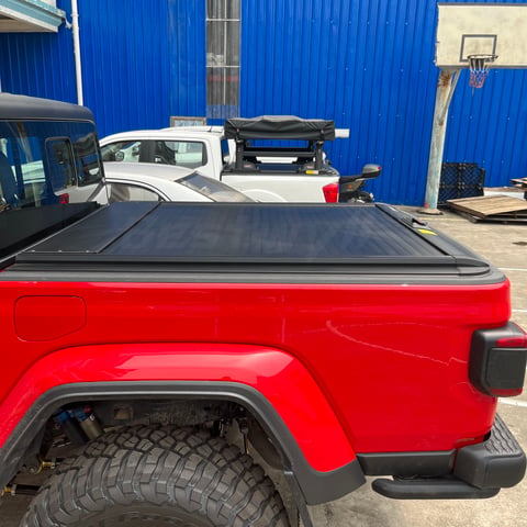 Everything You Need to Know About Bed Covers for the Jeep Gladiator