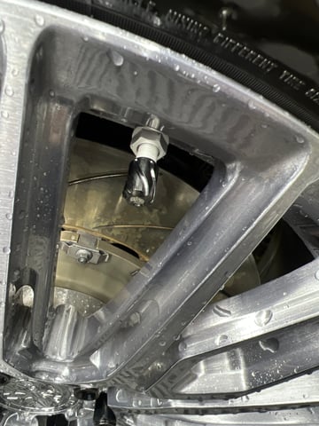 Titanium Schrader valve