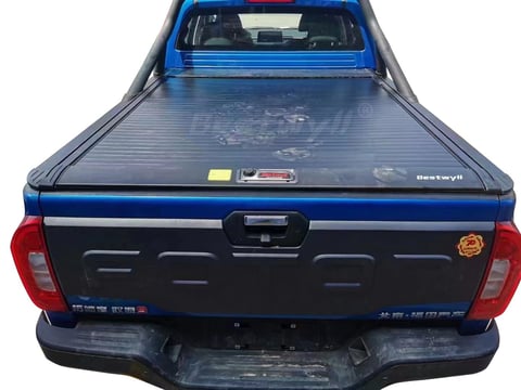 The Ultimate Guide to Choosing the Right Manual Tonneau Cover for Your Pickup Truck