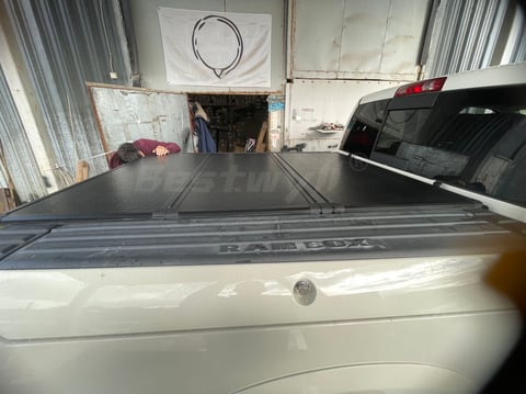 The Benefits of Hard Trifold Tonneau Covers for Your Truck