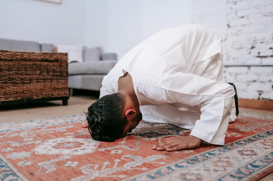 The Significance of Prayer Mat in Islamic Worship