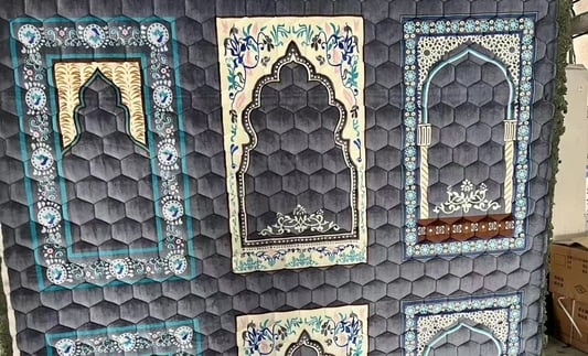The Benefits of Purchasing Durable Comfortable Islam Prayer Rugs in Bulk or Small MOQ