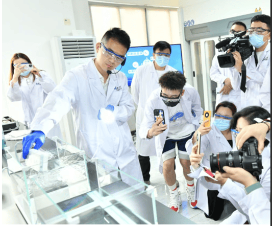 Enter Amp New Energy Technology Co., Ltd. | Experience the practical application of "protecting the blue sky with fluorine chemistry"