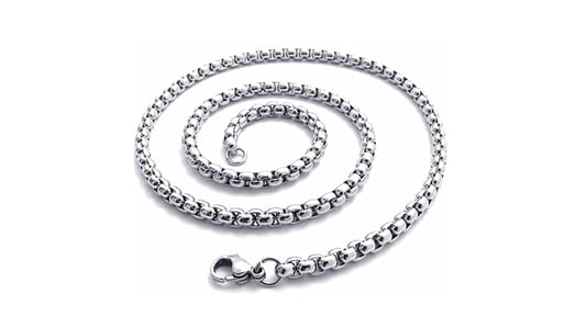 Titanium Alloy Square Necklace: An Ideal Accessory for Fashion Enthusiasts