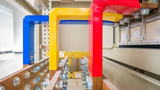 Guía completa para pruebas de aislamiento de revestimientos de barras colectoras para seguridad eléctrica