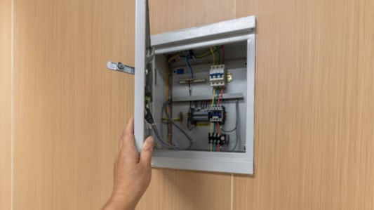 Caja de puesta a tierra de protección: Dispositivo esencial de seguridad y rendimiento en sistemas eléctricos