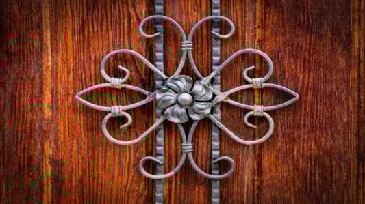 The Beauty of Installing Single Knuckle Iron Balusters in Your Home