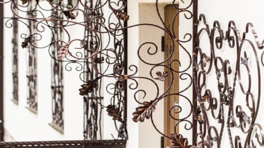 The Beauty of a Single Knuckle Baluster in Home Design
